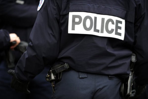 « A quatre sur moi, ils m'ont tabassé » : la police réprime des militants écolos à Grenoble