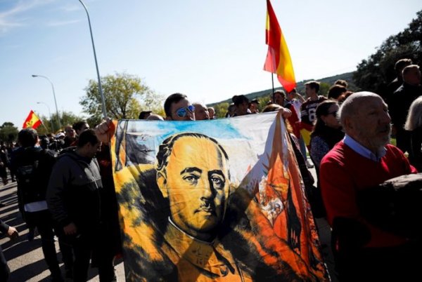 Etat Espagnol. Franco exhumé de son mausolée en présence du gratin réactionnaire