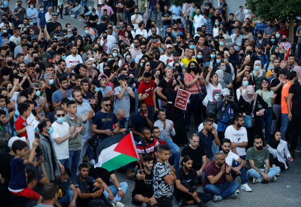 Palestine. La mobilisation continue contre l'Autorité Palestinienne après l'assassinat d'un opposant