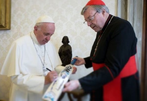 Le Cardinal Georges Pell, numéro trois du Vatican, est inculpé pour agressions sexuelles