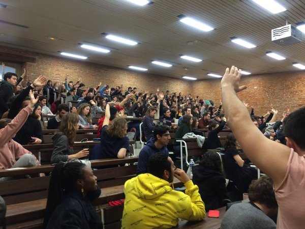 A Sciences Po Toulouse, la « jeunesse s'enflamme pour la grève générale »