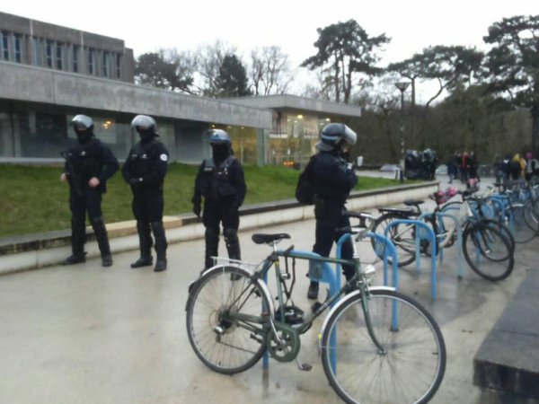 Nantes : le Président de la fac fait expulser par la police les étudiant.e.s grévistes de la faim
