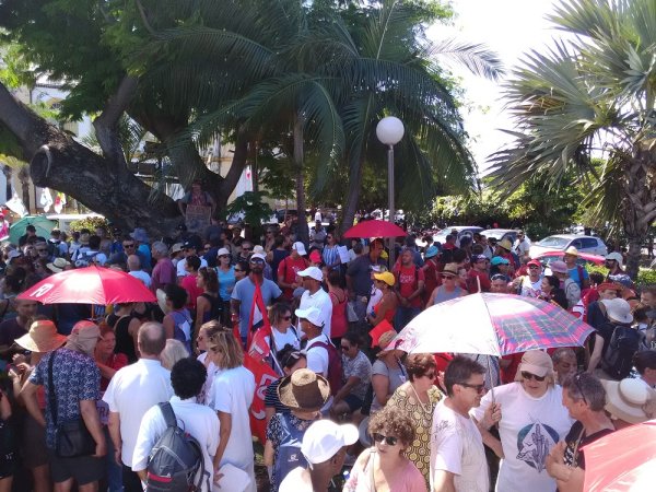 17 décembre. A la Réunion, on se mobilise aussi : « Non, non, non à la réforme des retraites ! » 