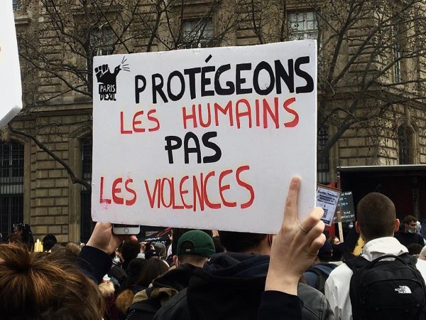 Relogement de 200 exilés suite à une occupation : quand la mairie de Paris cache la misère