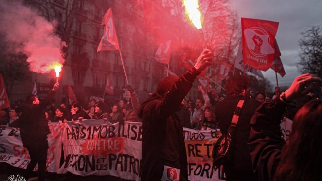 Macron recule sur le SNU obligatoire par peur de la jeunesse : élargissons la mobilisation !