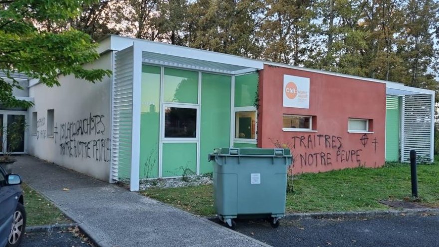 « Copains du Hamas » : les locaux de la CFDT tagués par l'extrême-droite en Nouvelle-Aquitaine
