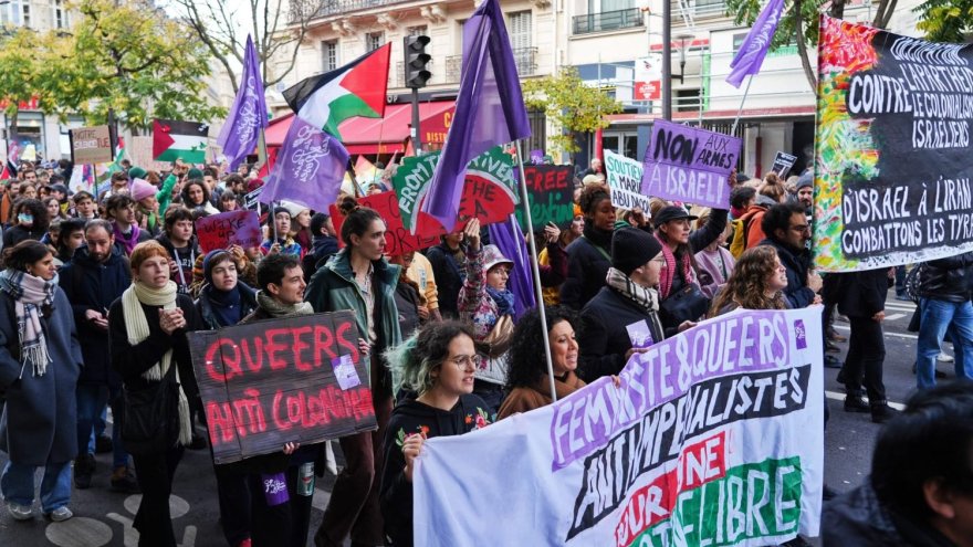 Paris. Des centaines de personnes dans le cortège féministe et LGBTQI pour la Palestine