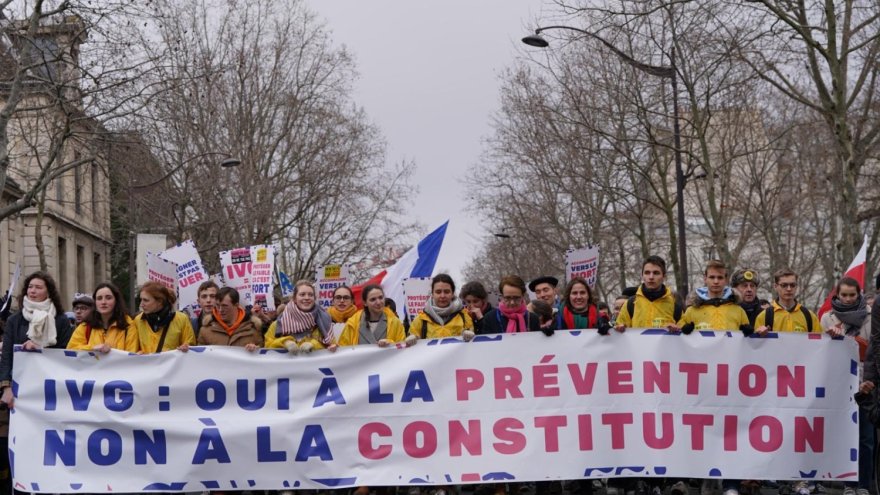 Manif anti-IVG à Paris : les réactionnaires boostés par les annonces du gouvernement