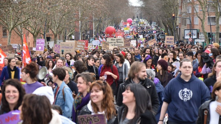 Manifestations féministes, grèves et blocages : un 8 mars aux couleurs de la bataille des retraites