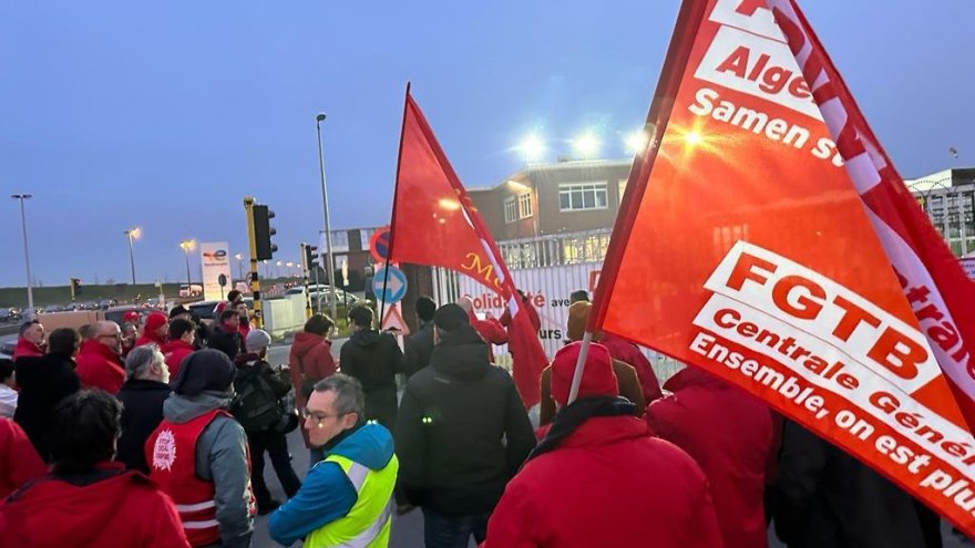Belgique : un dépôt pétrolier de Total bloqué en solidarité avec la grève en France