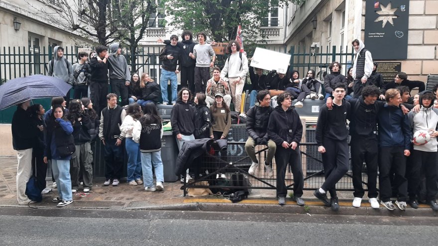 Blocus, caisse de grève et manif' sauvage : les lycéens fortement mobilisés en région parisienne