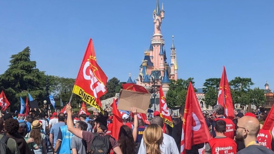 Disney : le mouvement parti de la base se poursuit, il faut construire la grève reconductible !